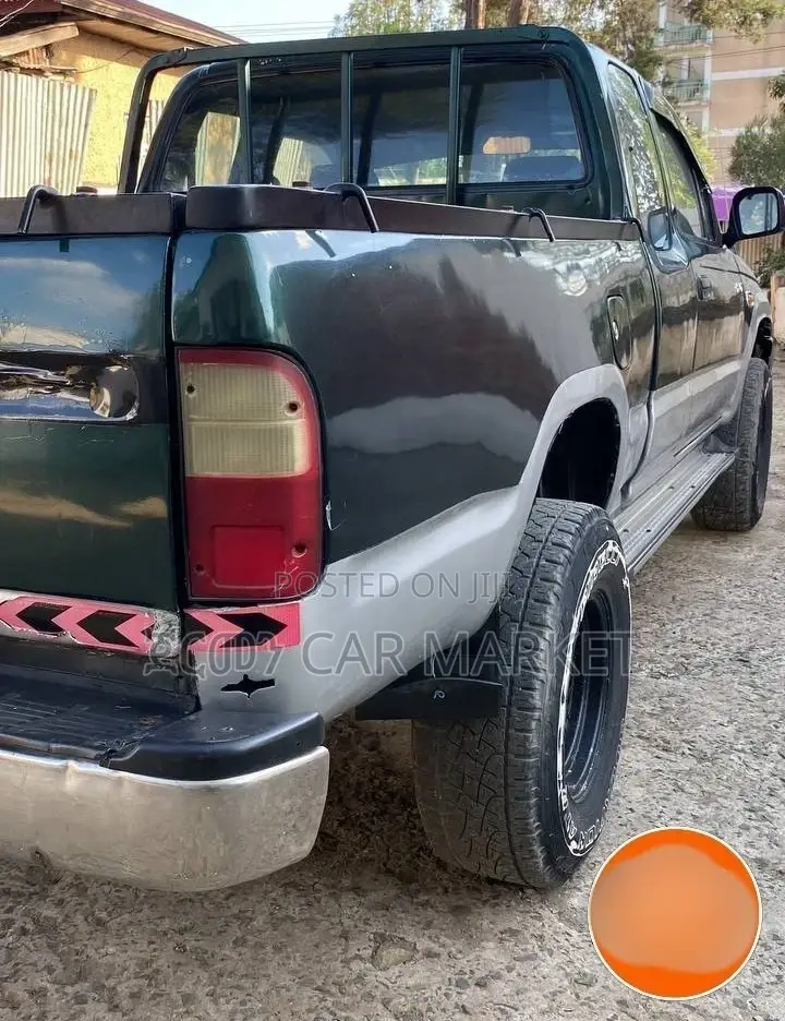 Toyota Hilux 2004 Green