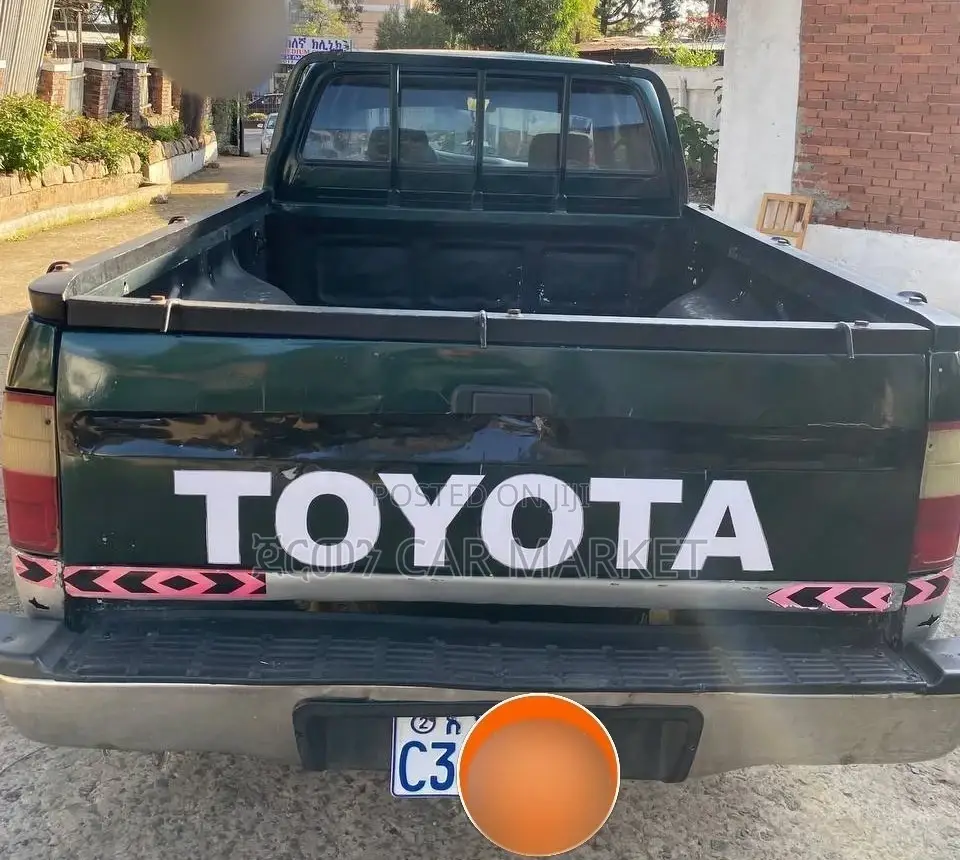 Toyota Hilux 2004 Green