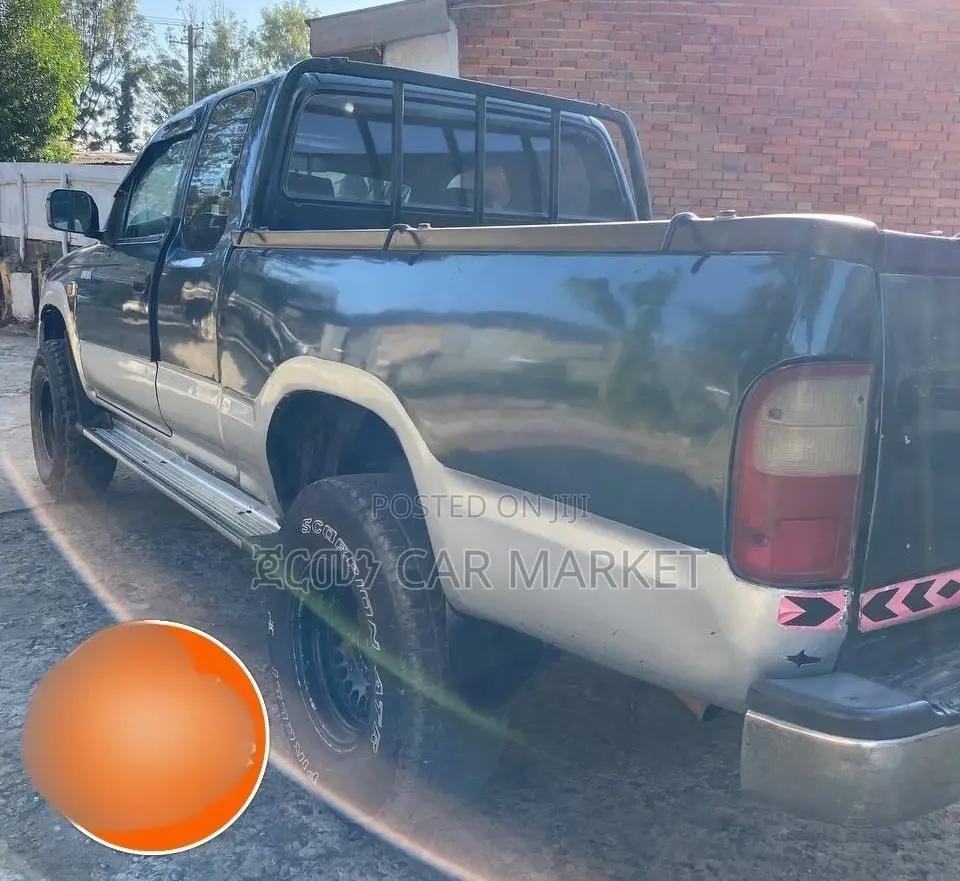 Toyota Hilux 2004 Green