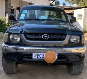 Photo - Toyota Hilux 2004 Green
