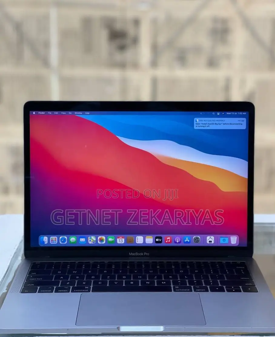 New Laptop Apple MacBook Pro 2017 8GB Intel Core i5 SSD 128GB