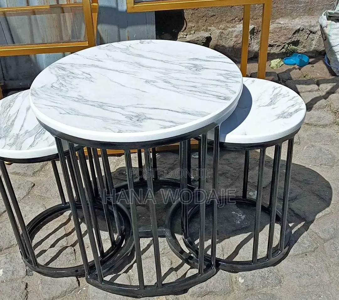 በብረት የተሰሩ ባለ 3 ኮፊ ቴብሎች