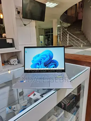 New Laptop Asus VivoBook 15 X505BA 8GB Intel Core I5 SSD 512GB