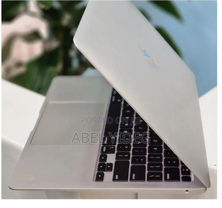 New Laptop Apple MacBook Air 2020 M1 8GB Apple M1 SSD 512GB