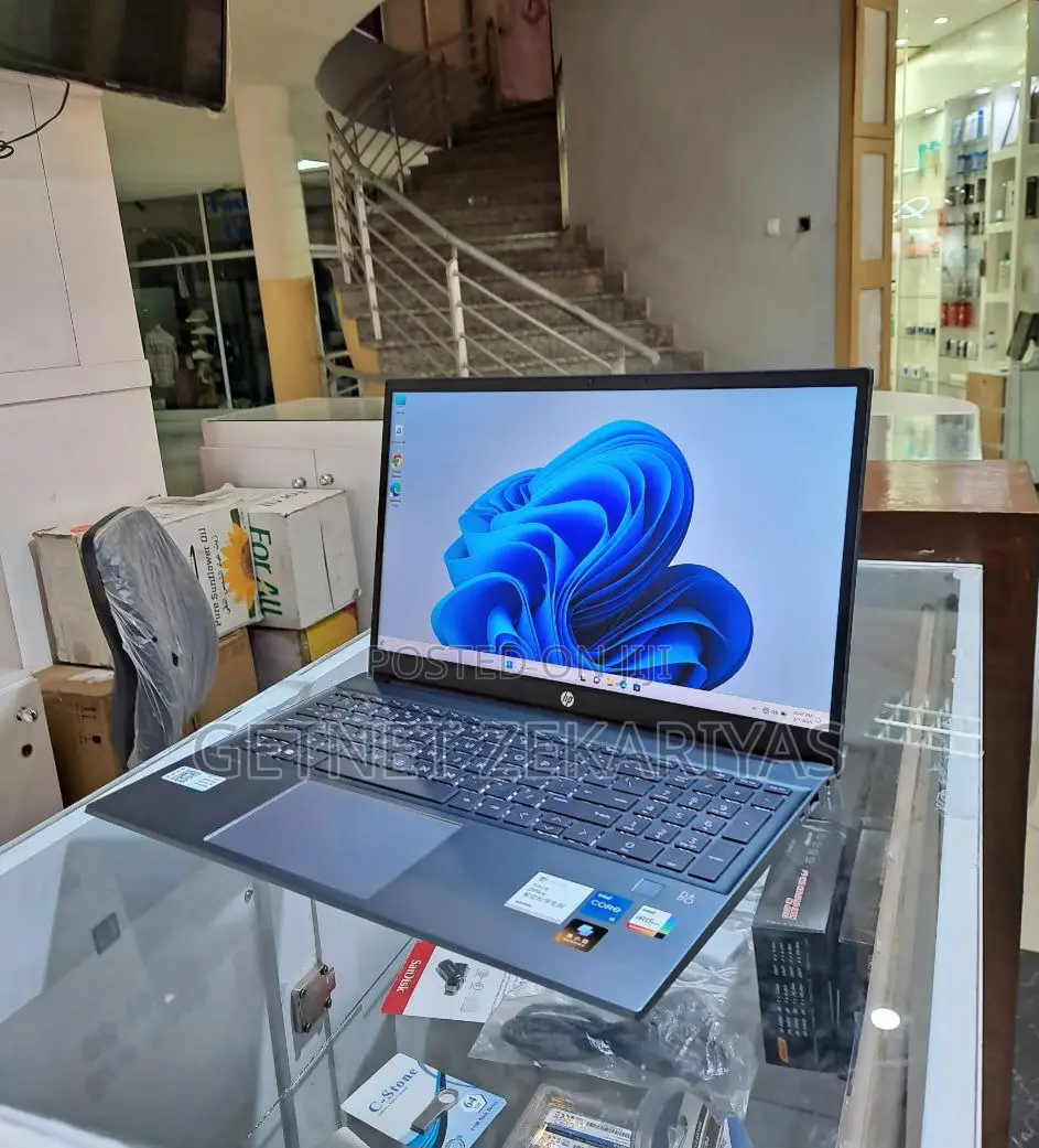 New Laptop HP Pavilion 15 16GB Intel Core I5 SSD 1T