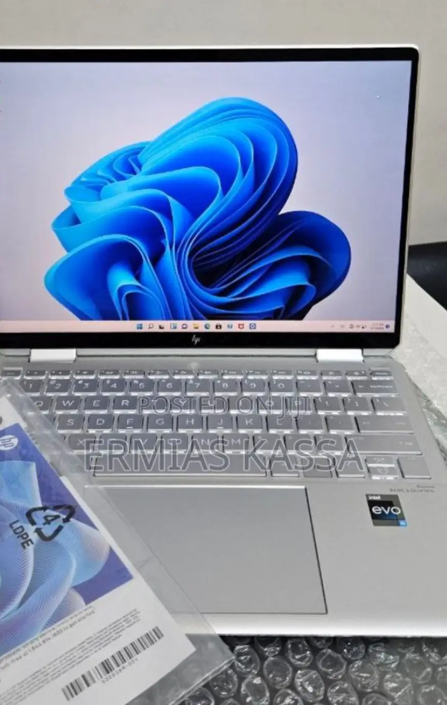 New Laptop HP Spectre X360 8GB Intel Core I5 SSD 512GB