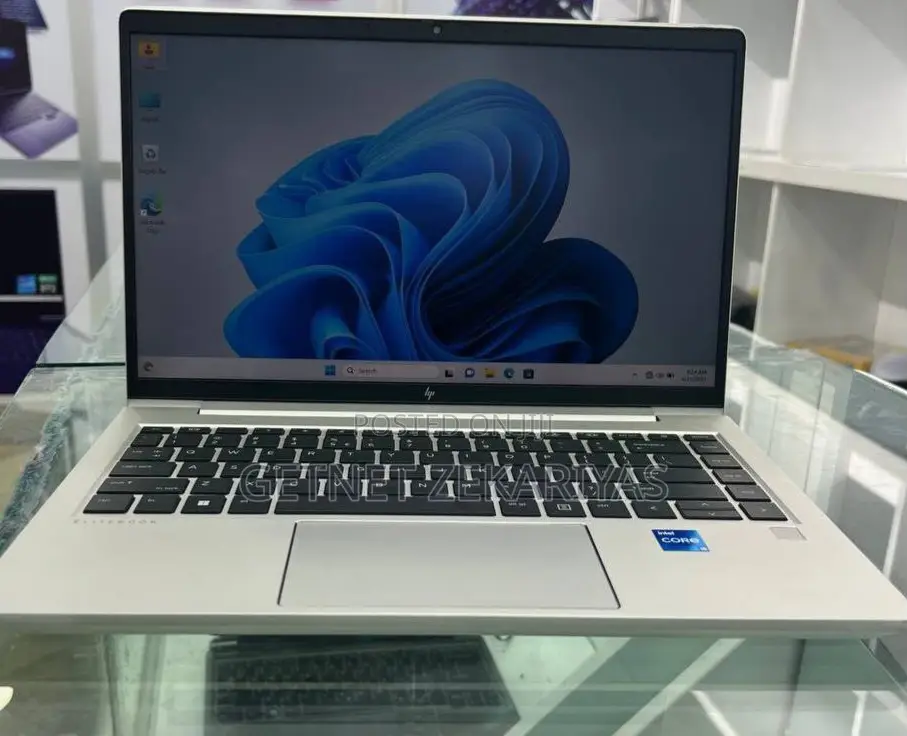 New Laptop HP EliteBook 840 G8 16GB Intel Core I7 SSD 512GB