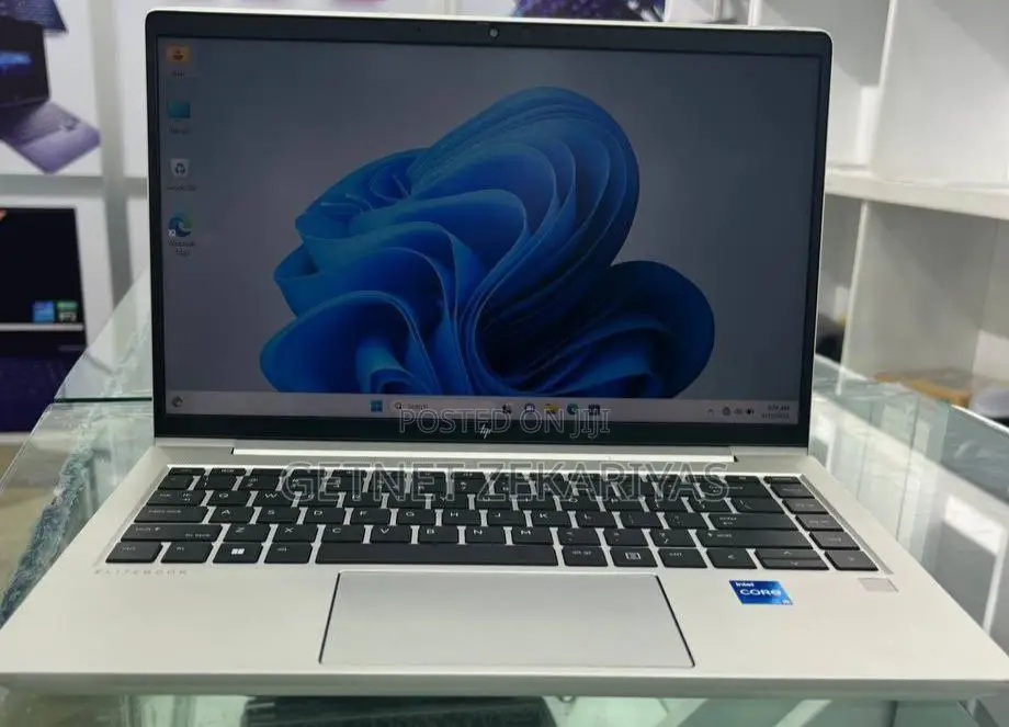 New Laptop HP EliteBook 840 G8 16GB Intel Core I7 SSD 512GB
