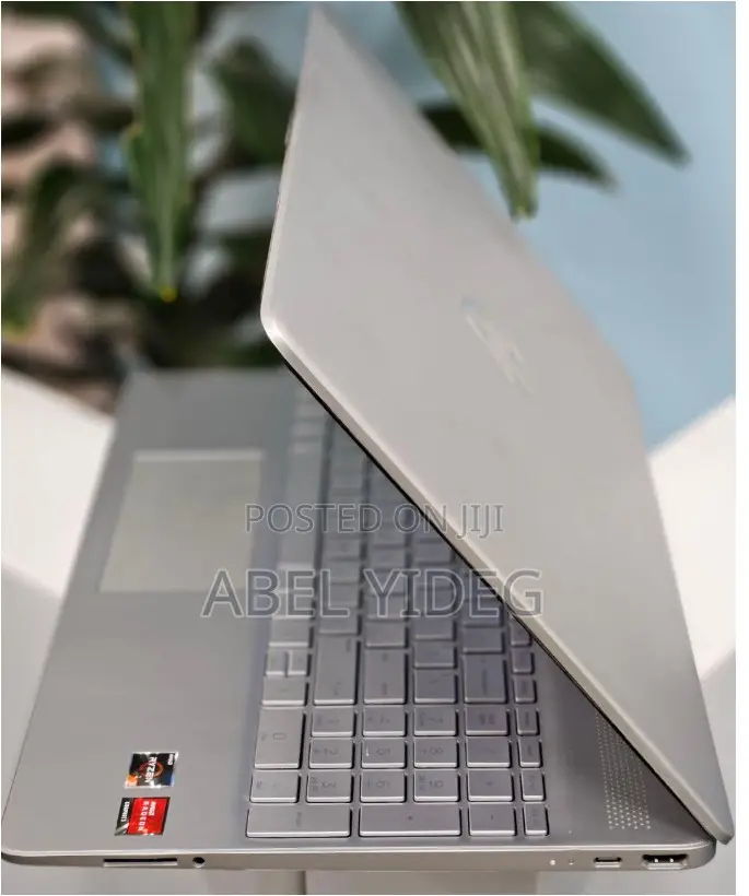 New Laptop HP Stream Notebook 8GB AMD Ryzen 3 SSD 256GB