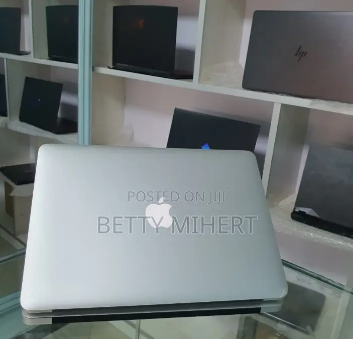 New Laptop Apple MacBook Air 2015 8GB Intel Core I5 SSD 128GB