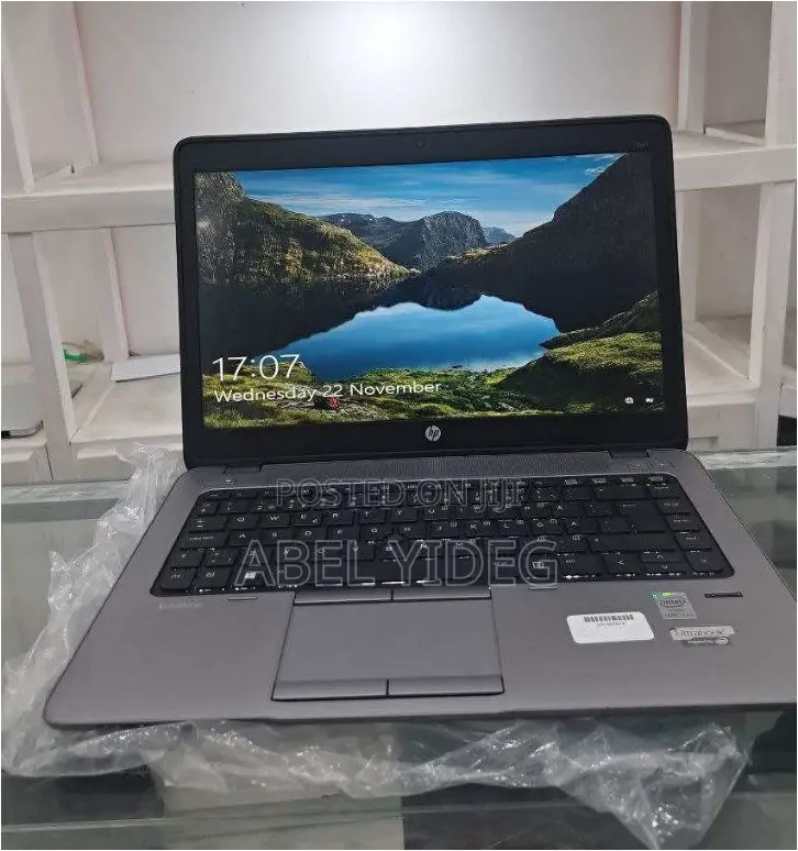 New Laptop HP EliteBook 820 8GB Intel Core I5 HDD 500GB