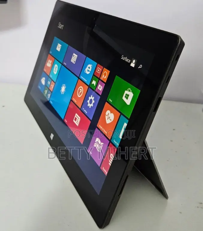 New Laptop Microsoft Surface 2GB Intel Pentium SSD 32GB