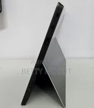 New Laptop Microsoft Surface 2GB Intel Pentium SSD 32GB