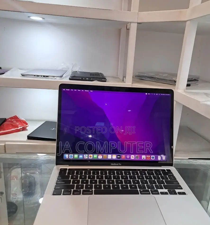 New Laptop Apple MacBook Pro 2019 8GB Apple M1 Pro SSD 256GB