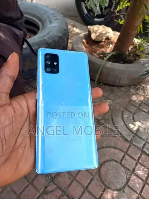 Photo - New Samsung Galaxy A71 128 GB Blue