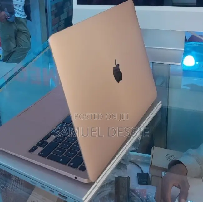 New Laptop Apple MacBook Air 2020 M1 8GB Apple M1 SSD 256GB