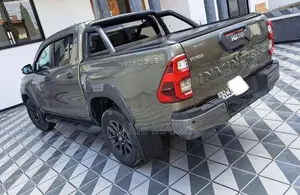 New Toyota Hilux 2022 Gray