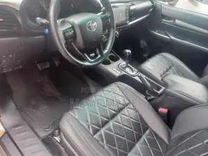 New Toyota Hilux 2022 Gray