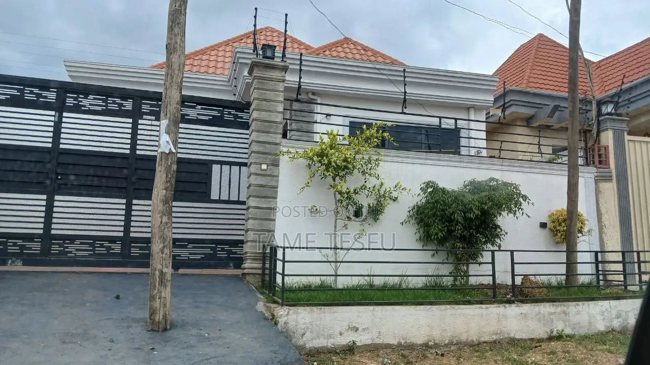 Furnished 3bdrm Villa in Hayat, Yeka for sale