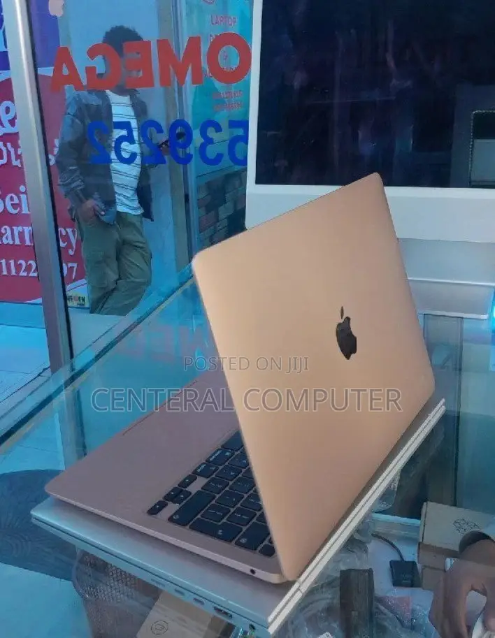 New Laptop Apple MacBook Pro M1 8GB Apple M1 SSD 256GB