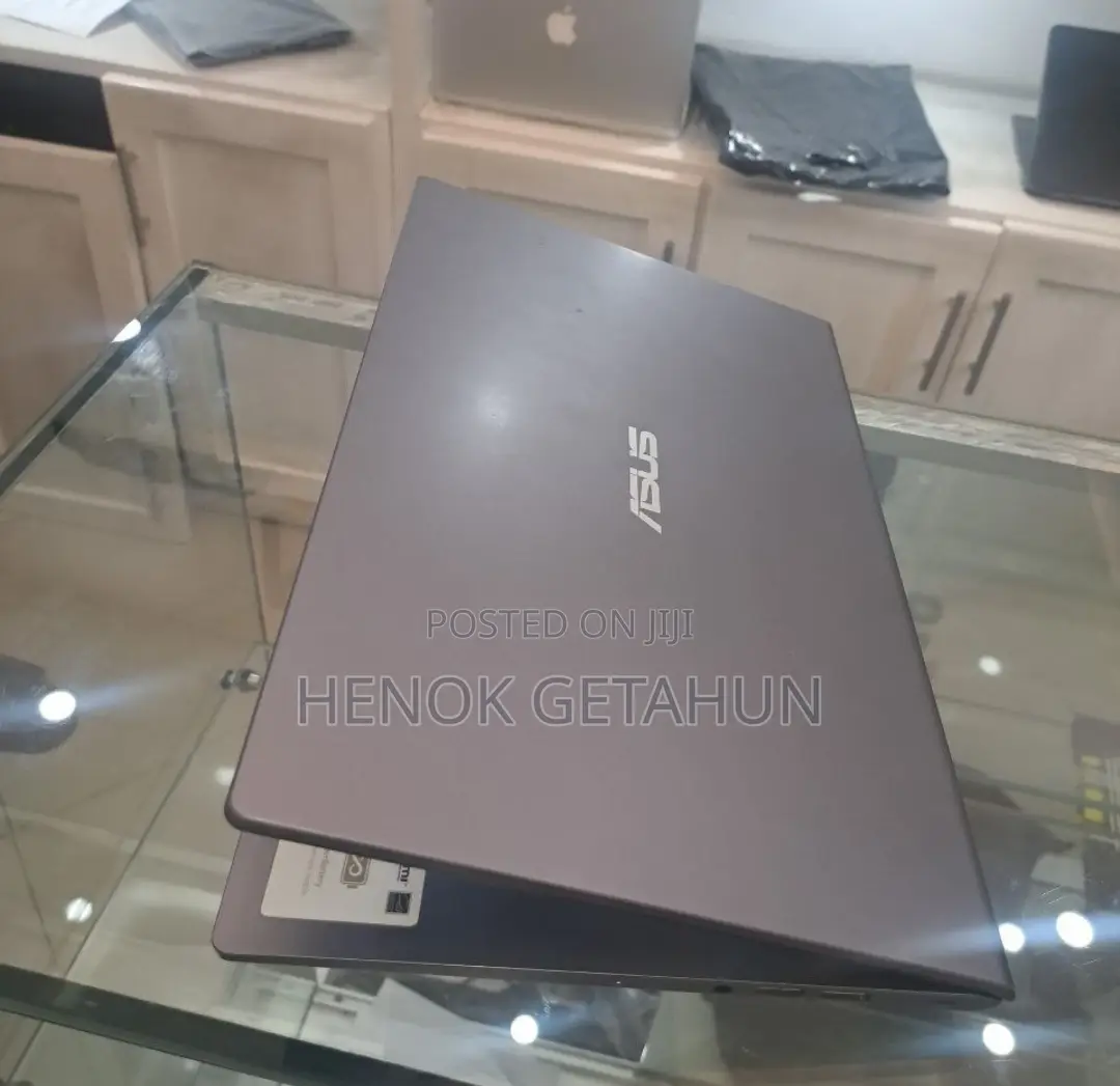 New Laptop Asus VivoBook 15 X505BA 8GB Intel Core I3 SSD 256GB