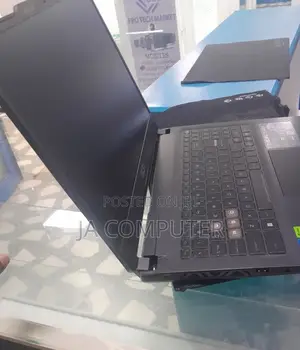 New Laptop MSI GF63 16GB Intel Core I7 SSD 512GB