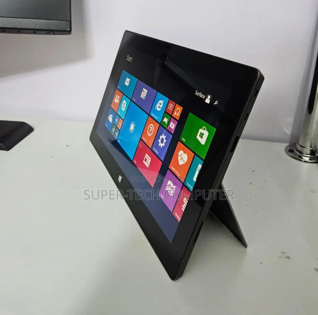 New Laptop Microsoft 2GB Intel Celeron SSD 32GB