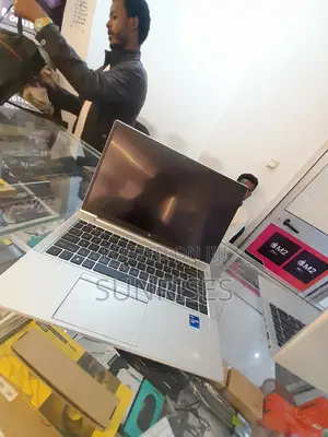 New Laptop HP 250 G8 16GB Intel Core I7 SSD 512GB