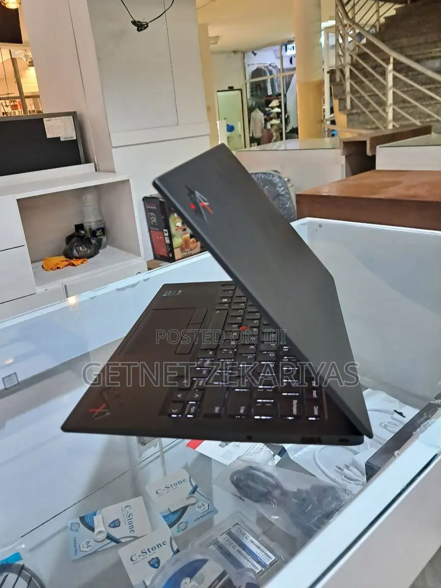 New Laptop Lenovo ThinkPad X1 Carbon 16GB Intel Core I7 SSD 512GB