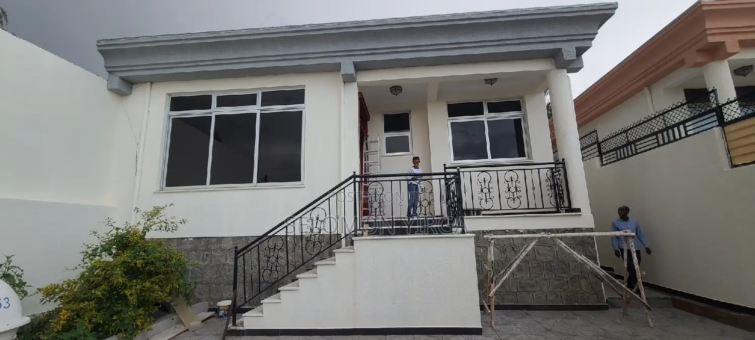 4bdrm Villa in Adis Abba, Yeka for sale
