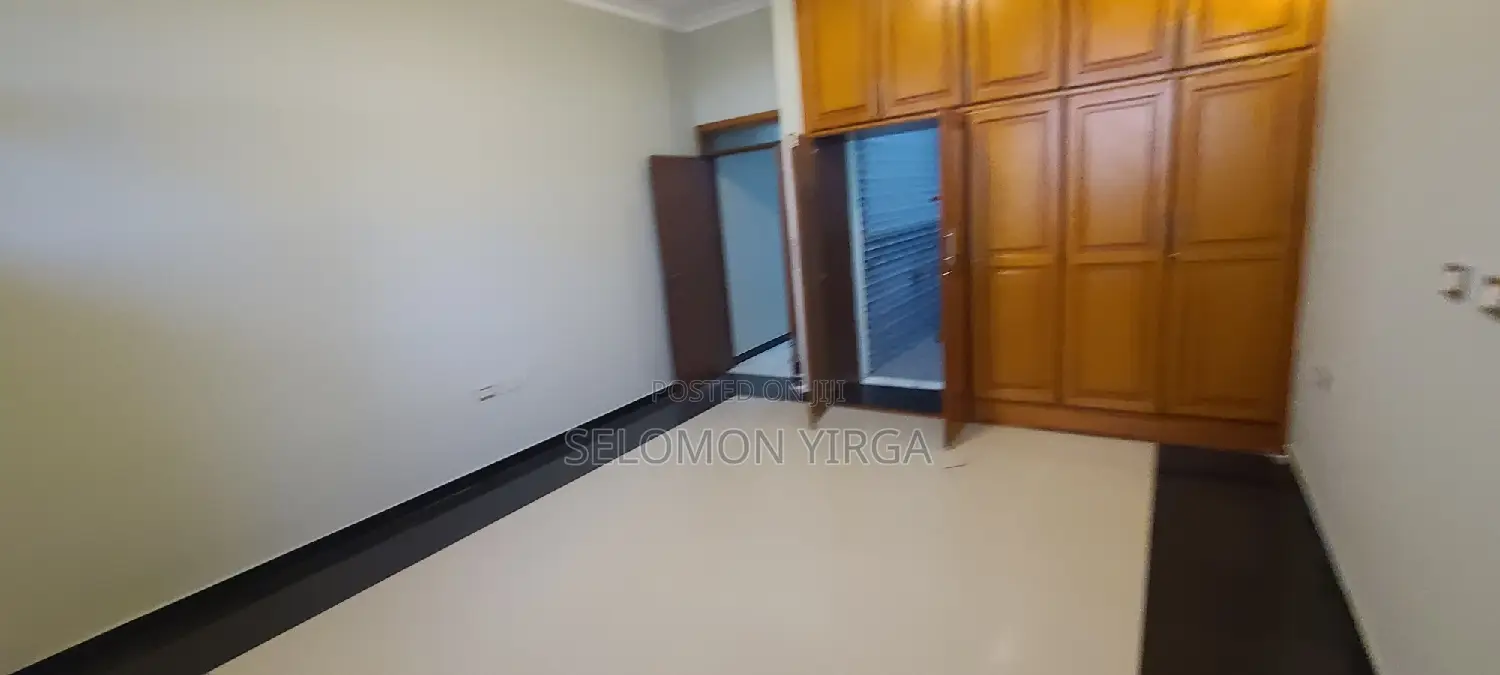 4bdrm Villa in Adis Abba, Yeka for sale