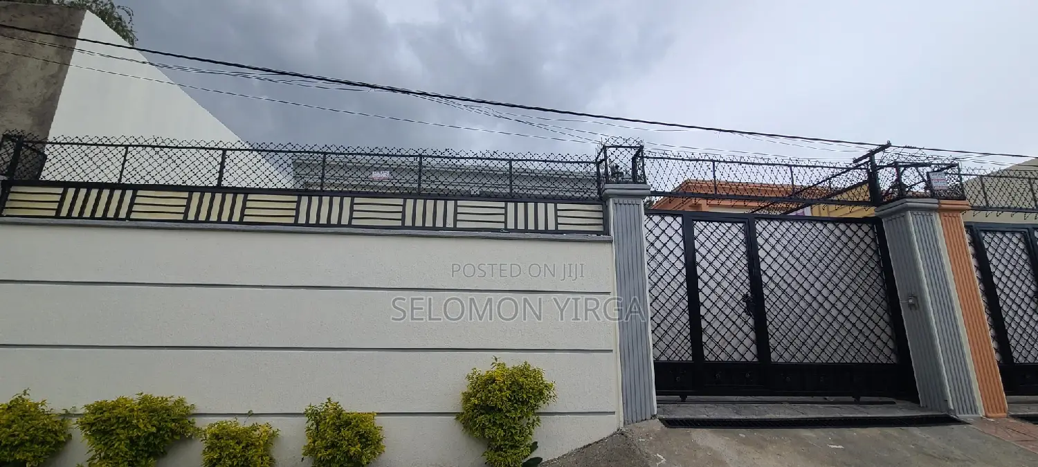 4bdrm Villa in Adis Abba, Yeka for sale