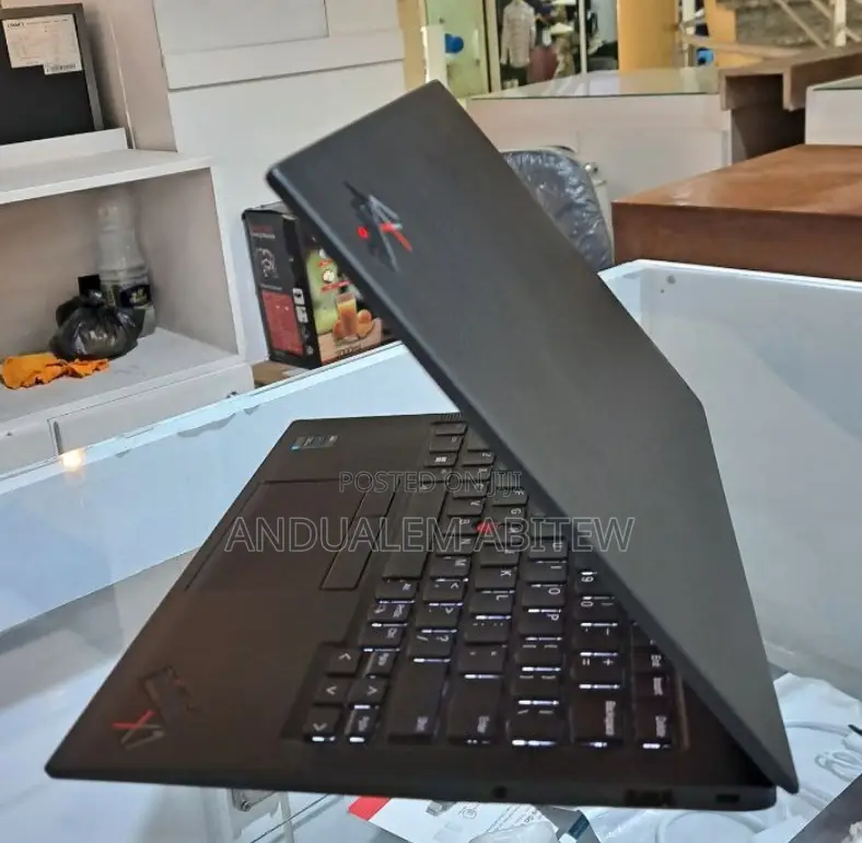 New Laptop Lenovo ThinkPad X1 Carbon 16GB Intel Core I7 SSD 512GB