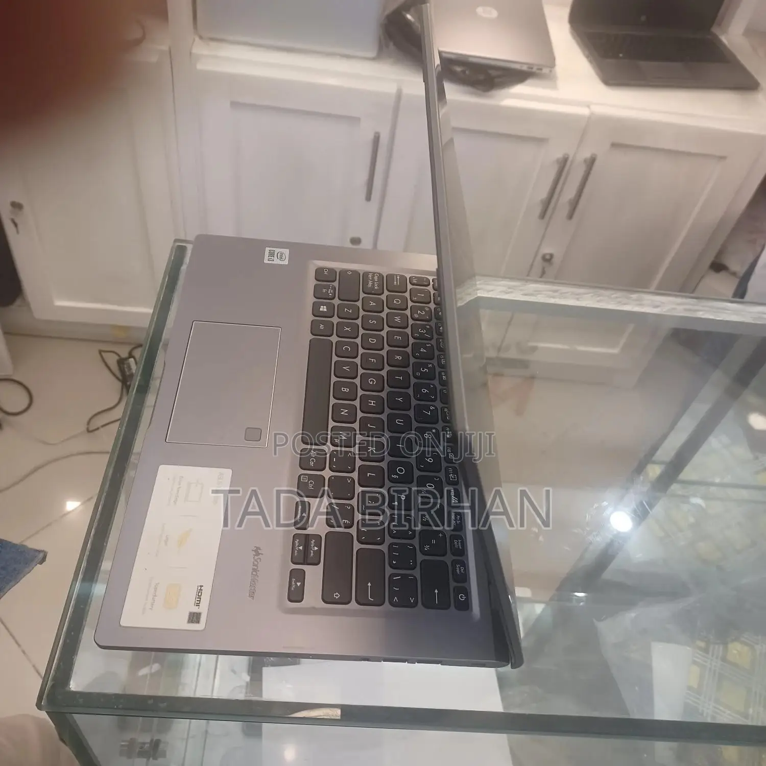 New Laptop Asus VivoBook V551LA 8GB Intel Core I3 SSD 256GB