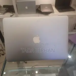 New Laptop Apple MacBook Air 2020 M1 8GB Intel Core I7 SSD 256GB