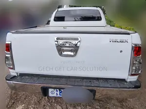 Toyota Hilux 2014 White