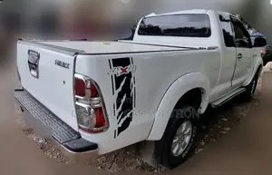 Toyota Hilux 2014 White