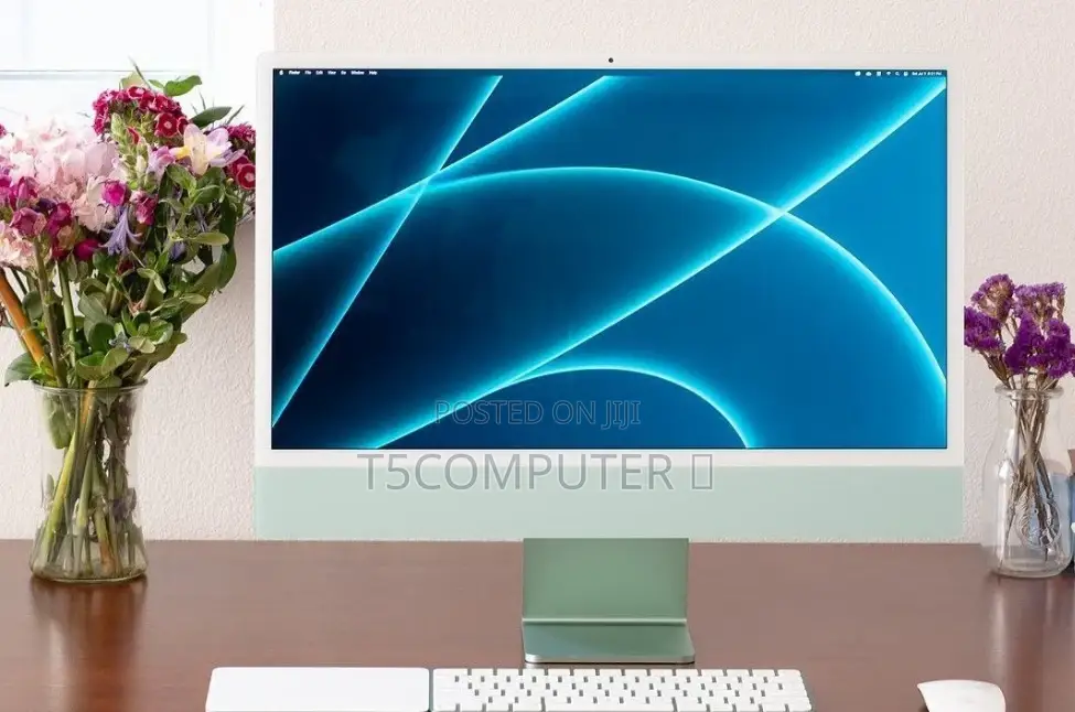 New Laptop Apple MacBook Pro 2021 M1 8GB Intel Core I7 SSD 256GB