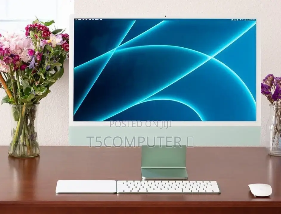 New Laptop Apple MacBook Pro 2021 M1 8GB Intel Core I7 SSD 256GB