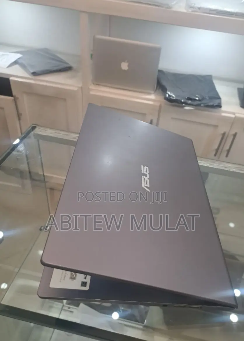 New Laptop Asus VivoBook E403NA 8GB Intel Core I3 SSD 256GB