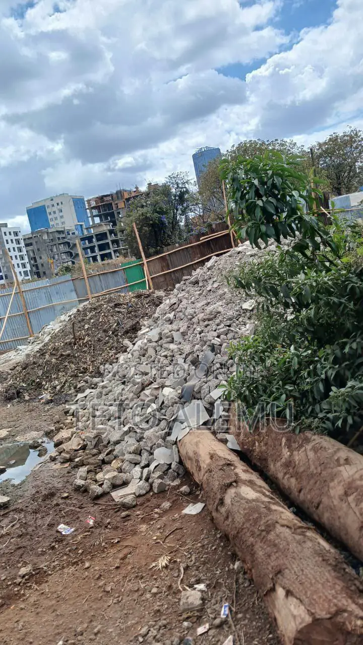 የሚሸጥ ቦታ ላምበርት አራራት ሆቴል ኮምፓውድ