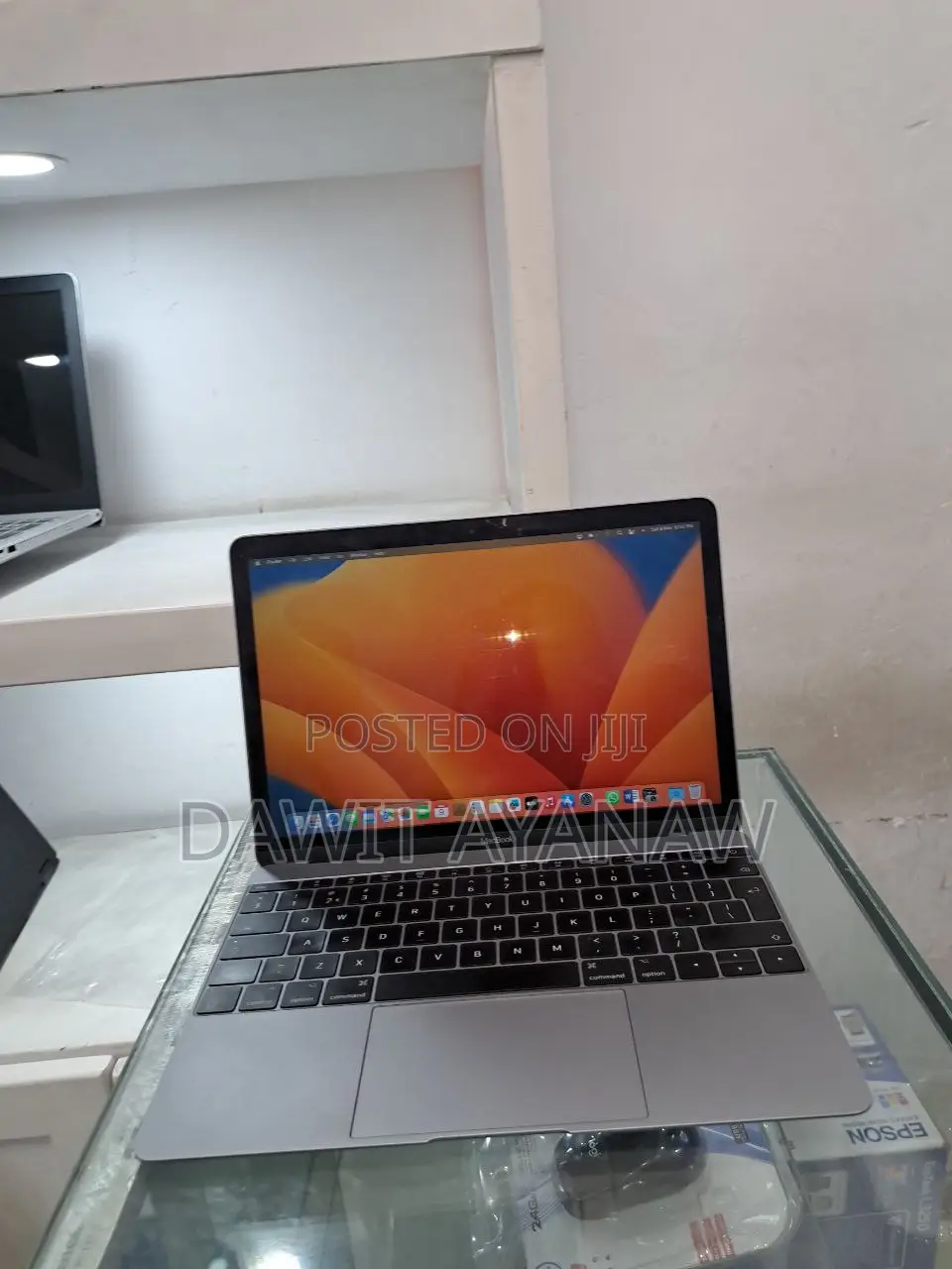 New Laptop Apple MacBook Pro 2017 8GB Intel Core I5 SSD 512GB