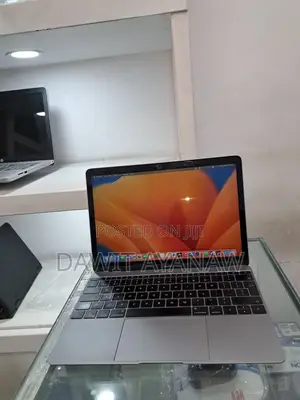 Photo - New Laptop Apple MacBook Pro 2017 8GB Intel Core I5 SSD 512GB