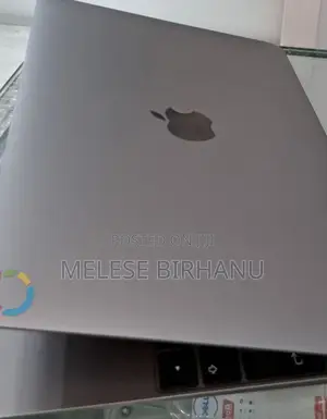 Photo - New Laptop Apple MacBook Pro 2017 8GB Intel Core i5 SSD 512GB