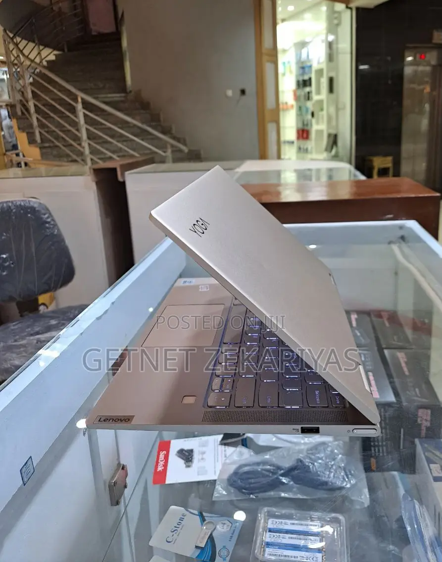 New Laptop Lenovo Yoga C740 8GB Intel Core I5 SSD 512GB
