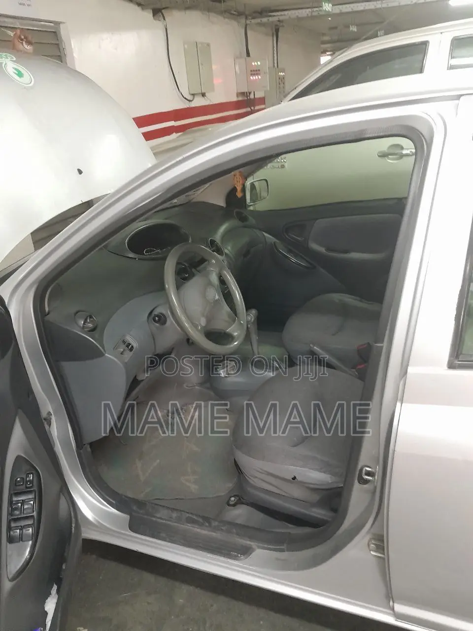 Toyota Vitz 2001 Silver