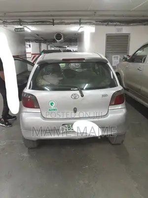 Toyota Vitz 2001 Silver
