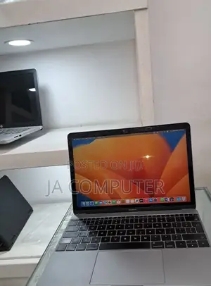 New Laptop Apple MacBook 2017 8GB Intel Core I5 SSD 512GB