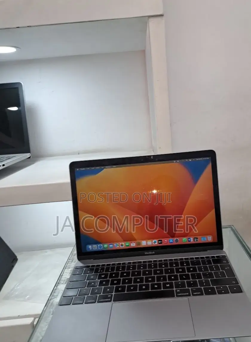 New Laptop Apple MacBook 2017 8GB Intel Core I5 SSD 512GB