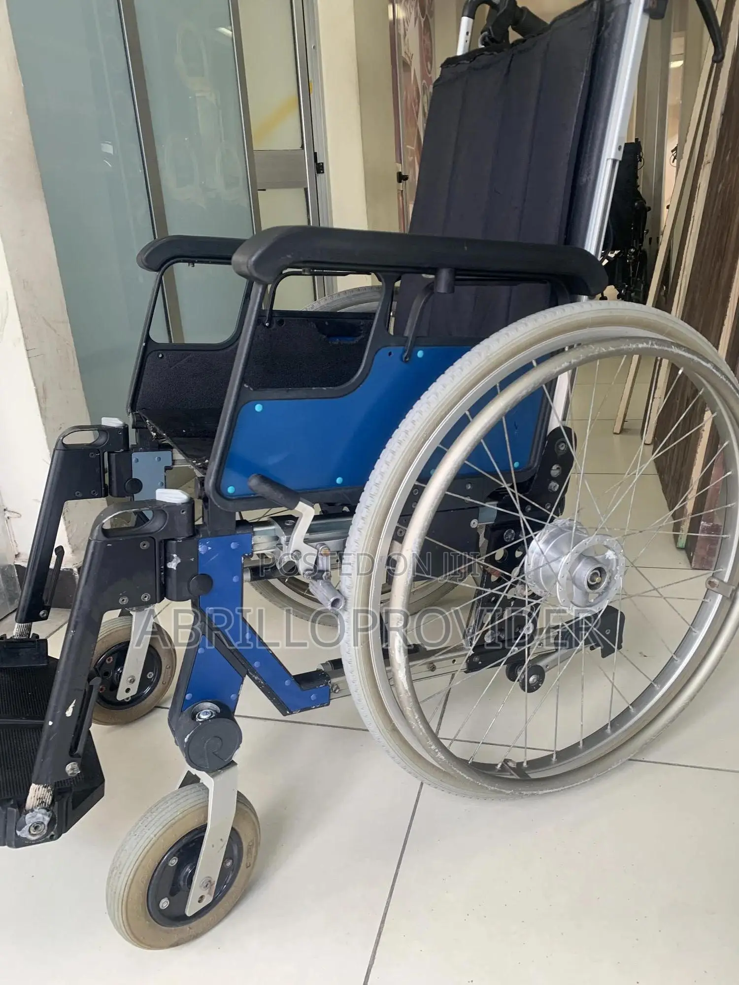 Heavy Duty Foldable Lightweight_wheelchair|Used Wheelchair